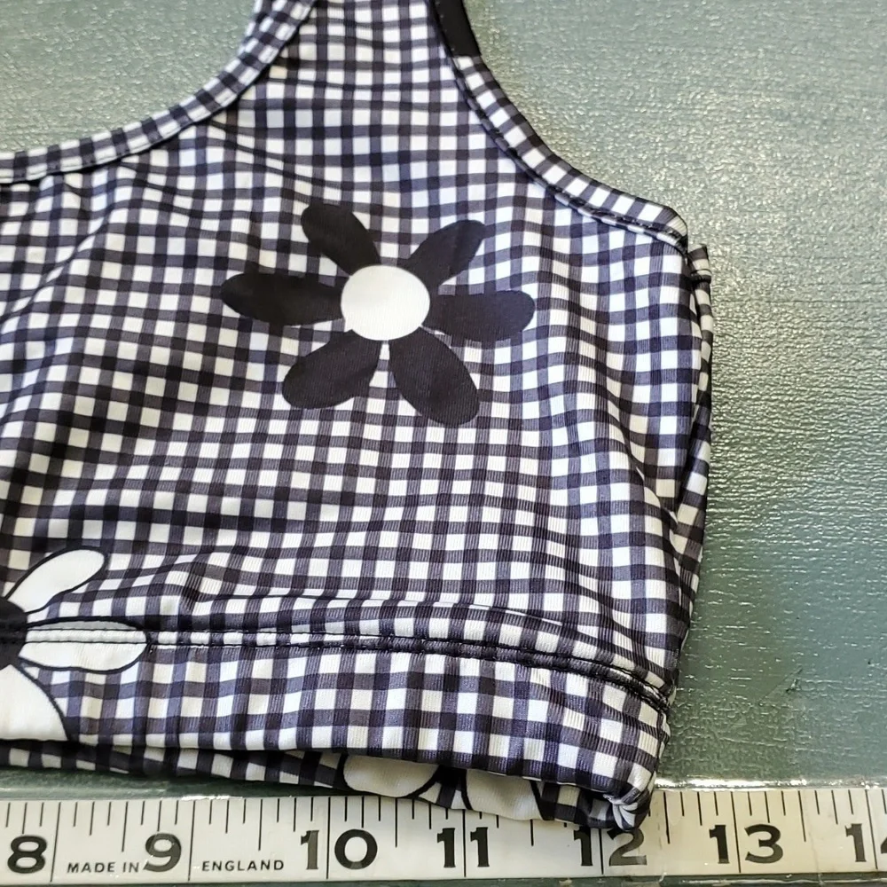 Sweet little summer set, shorts and top nave blue and white. Size small. NWOT.‎